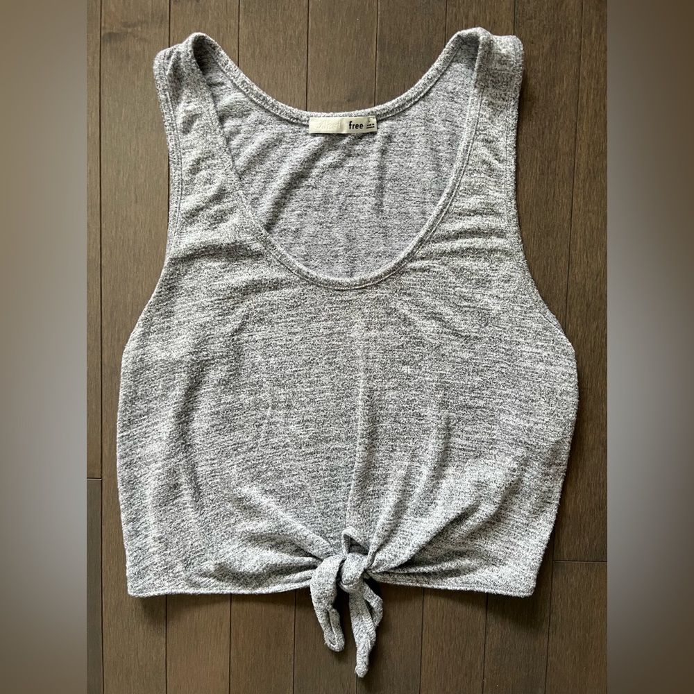 Wilfred Aritzia grey crop/tie-top size large